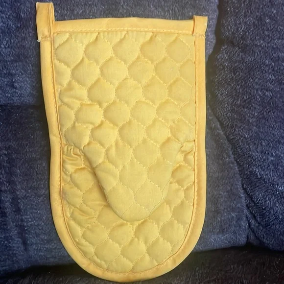 NWOT: Vintage MCM 70’s Floral MCM Oven/Range 3 Piece Set: 2 Mitts And Pot Holder - Picture 4 of 9